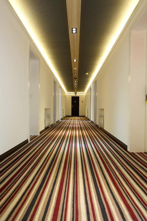 Futuro Hotel Bisjkek Eksteriør bilde